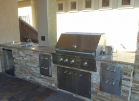 Outdoor Kitchen