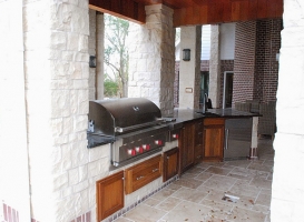 Outdoor Kitchen