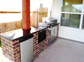 Outdoor Kitchen